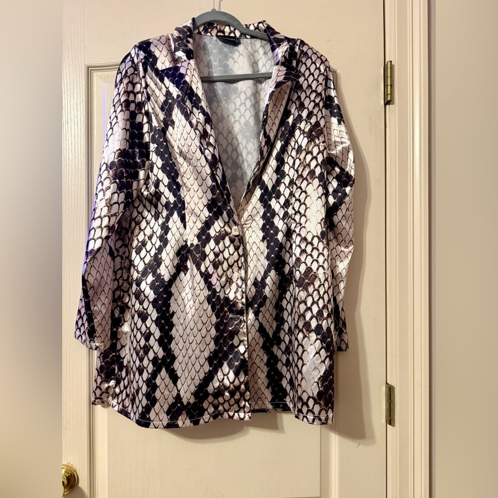 PrettyLittleThing Snake Print Satin Blazer | Size 12 | Metallic Sheen